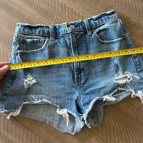 Abercrombie & Fitch Distressed Denim High Rise Mom Shorts size 2 / 26 - Picture 8 of 10